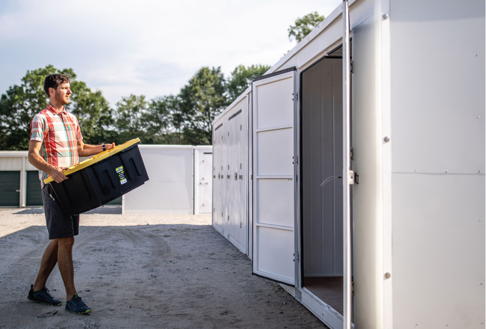 college move-out storage, student summer storage, college town storage, student storage solutions, summer storage for students, college storage units, campus storage provider, move-out season storage, portable storage for students, dorm move-out storage container, shared storage units for students, small storage units near campus, short-term student storage, flexible lease storage, seasonal storage revenue, increase summer occupancy, college storage marketing